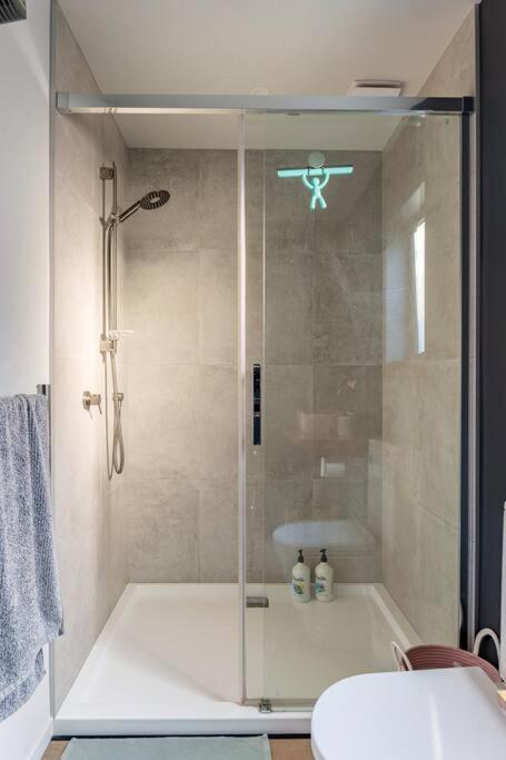 와나카 Cosy Studio With Mountain Views 아파트 외부 사진