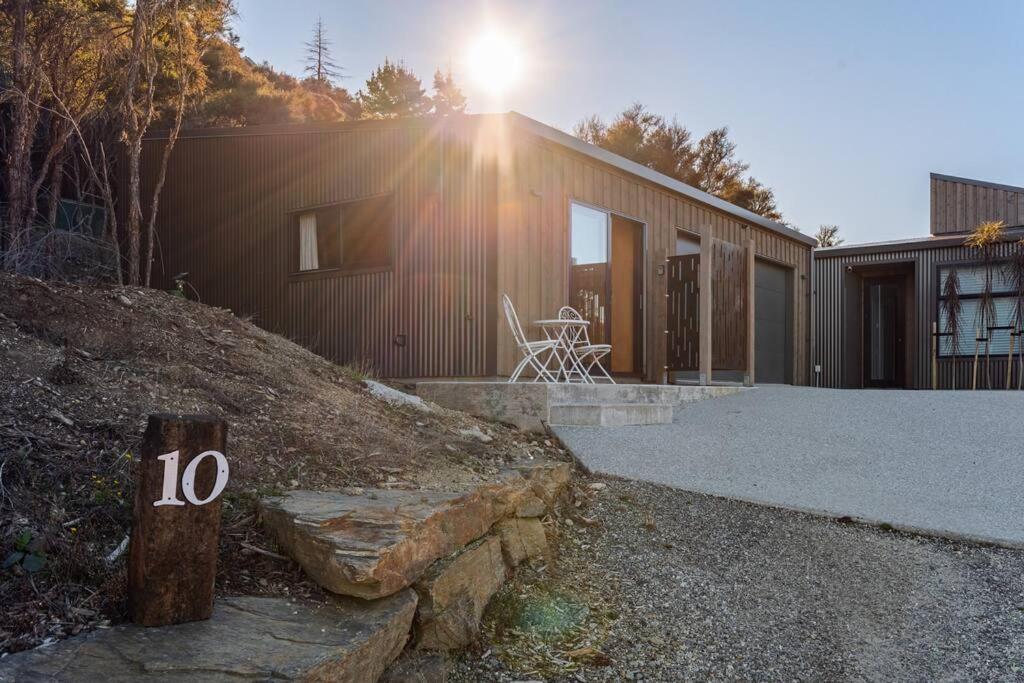 와나카 Cosy Studio With Mountain Views 아파트 외부 사진